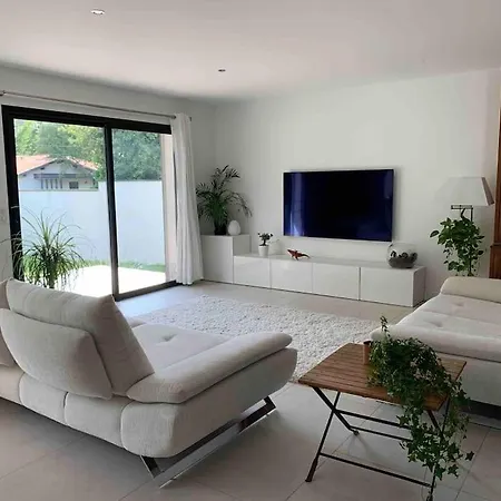 וילה Piscine Ocean לבן